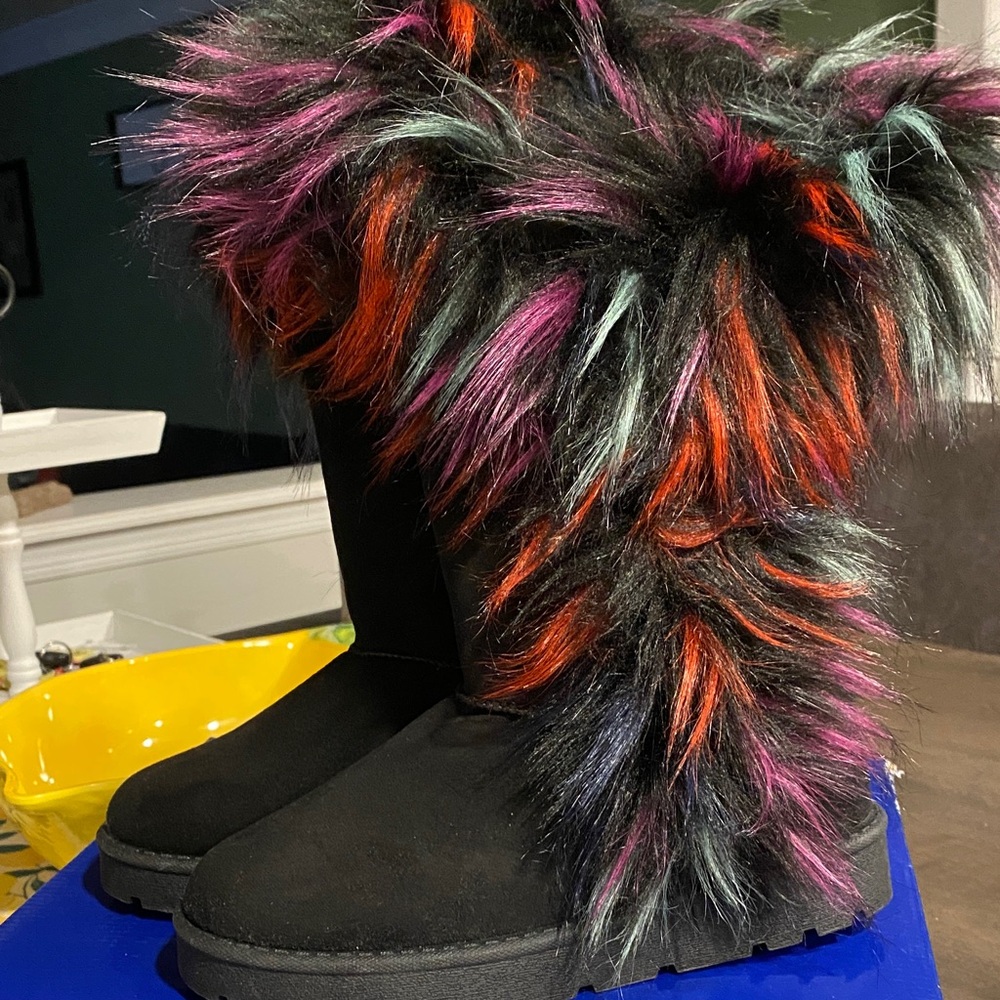 Rouge! Black Boots with Multicolor Faux Fur (Pink, Orange, Teal)